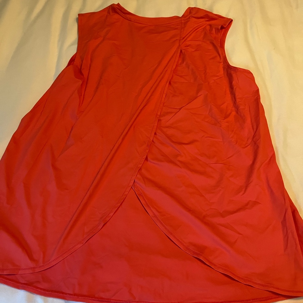 Athleta sun shirt with petal back detail